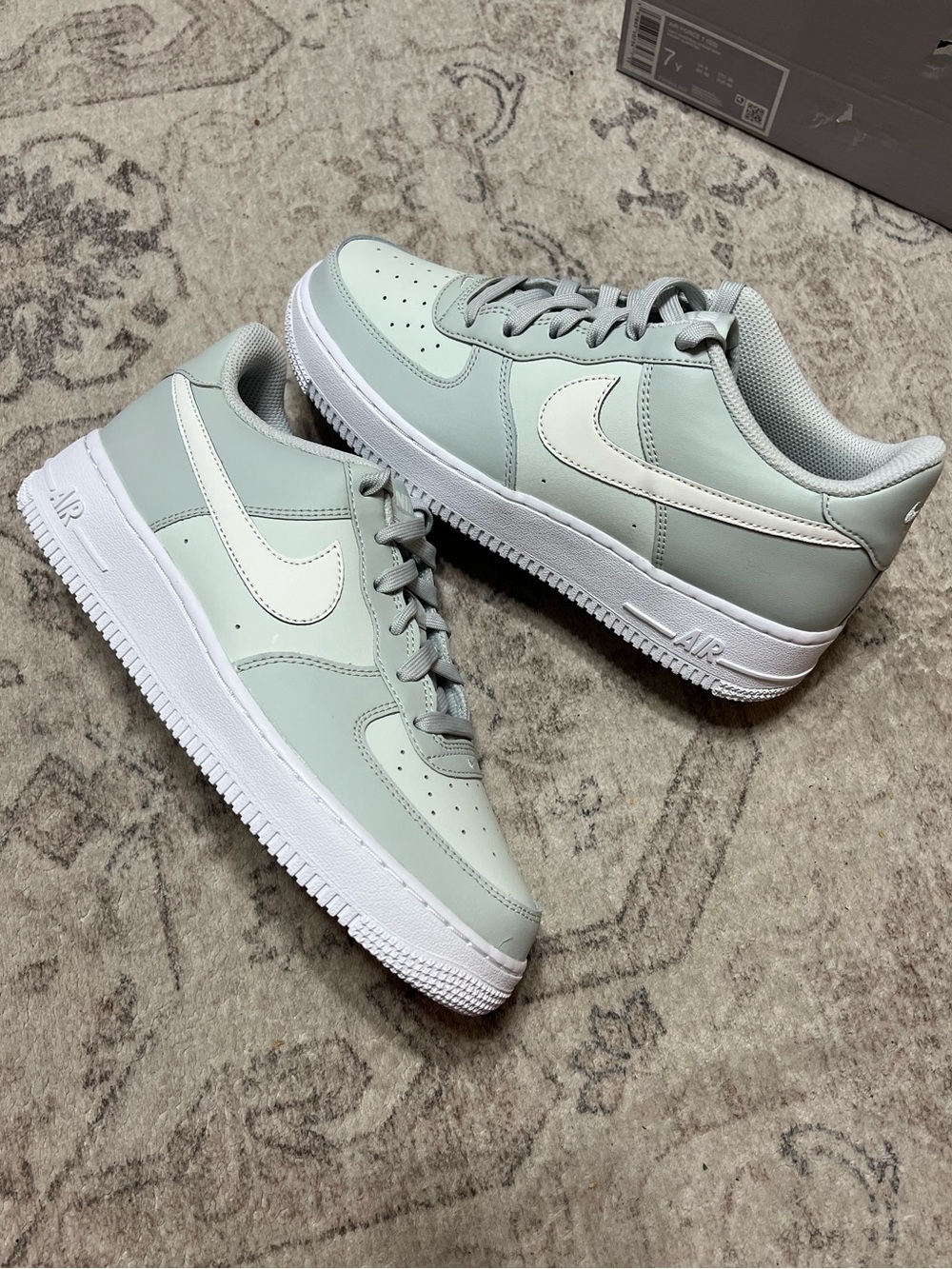 Nike Air Force 1 Light Silver/Spruce Aura/White/Sail Youth 7/ Women’s 8.5